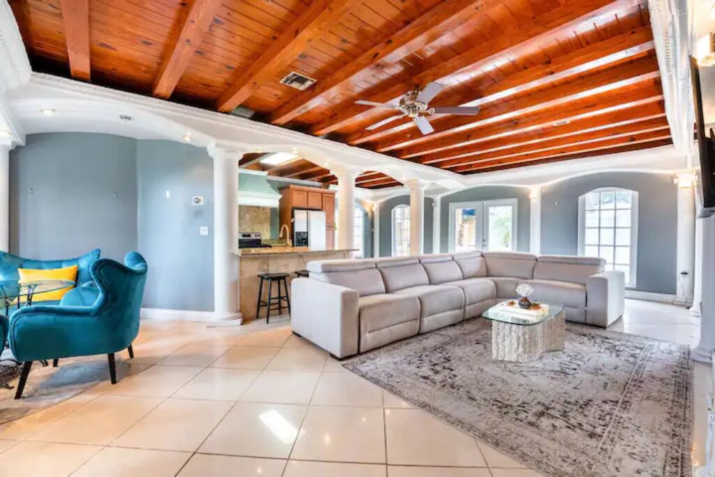 Photo of Livingroom in Fairview Shores