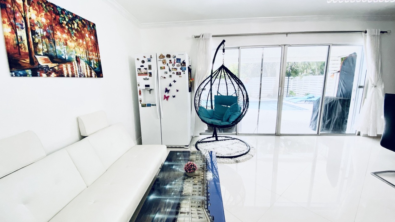 Photo of Livingroom in Surfside