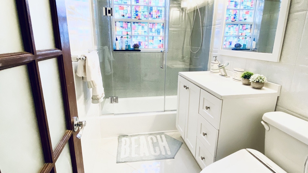 Photo of Bathroom in Surfside