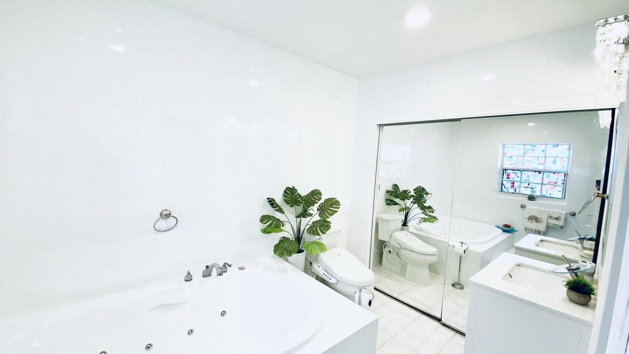 Photo of Bathroom in Surfside