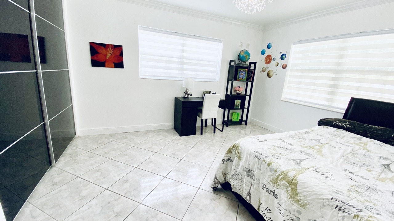 Photo of Bedroom in Surfside