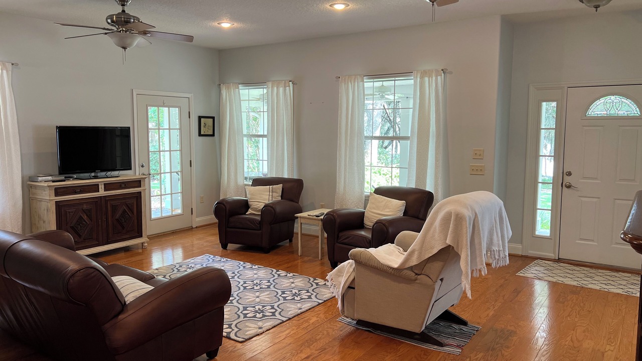 Photo of Livingroom in Umatilla