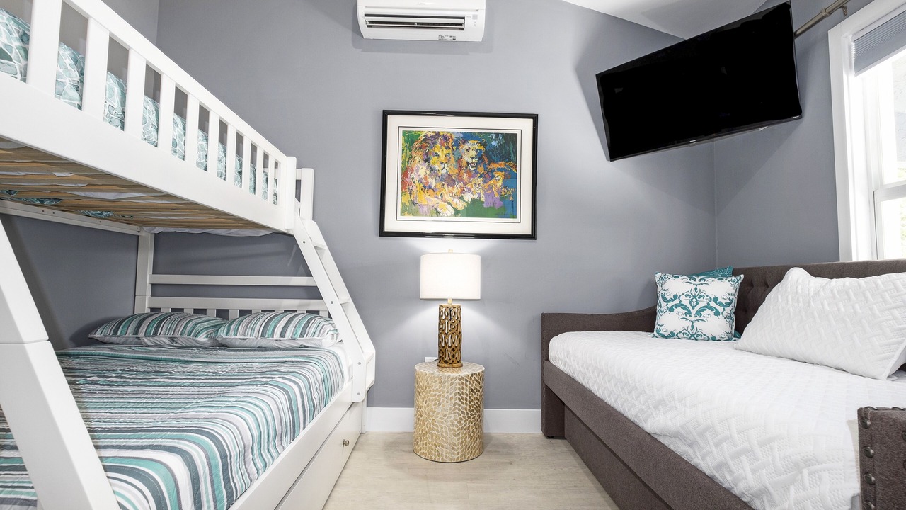 Photo of Bedroom in Tarpon River
