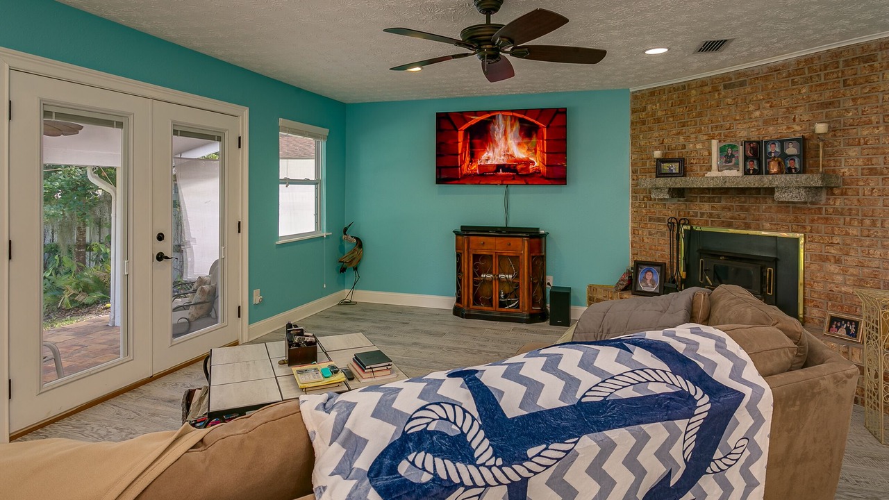 Photo of Livingroom in Doctors Inlet