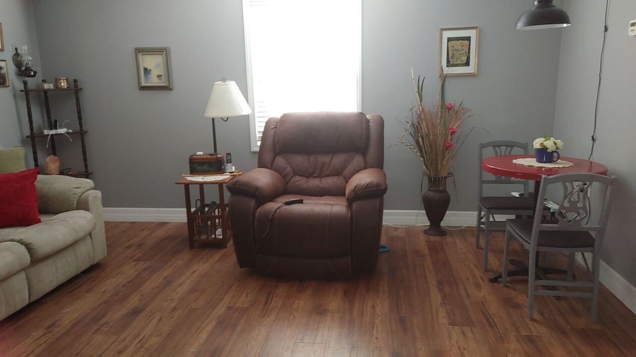 Photo of Livingroom in Salt Springs