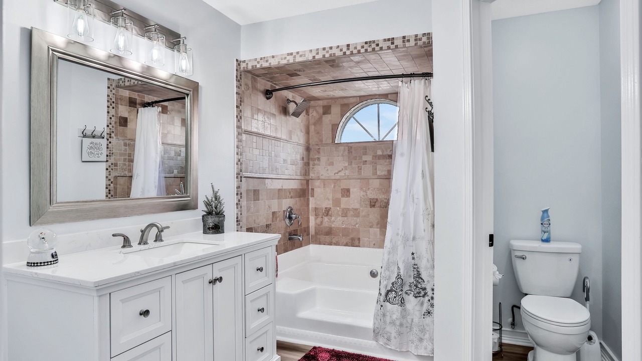 Photo of Bathroom in Doctors Inlet
