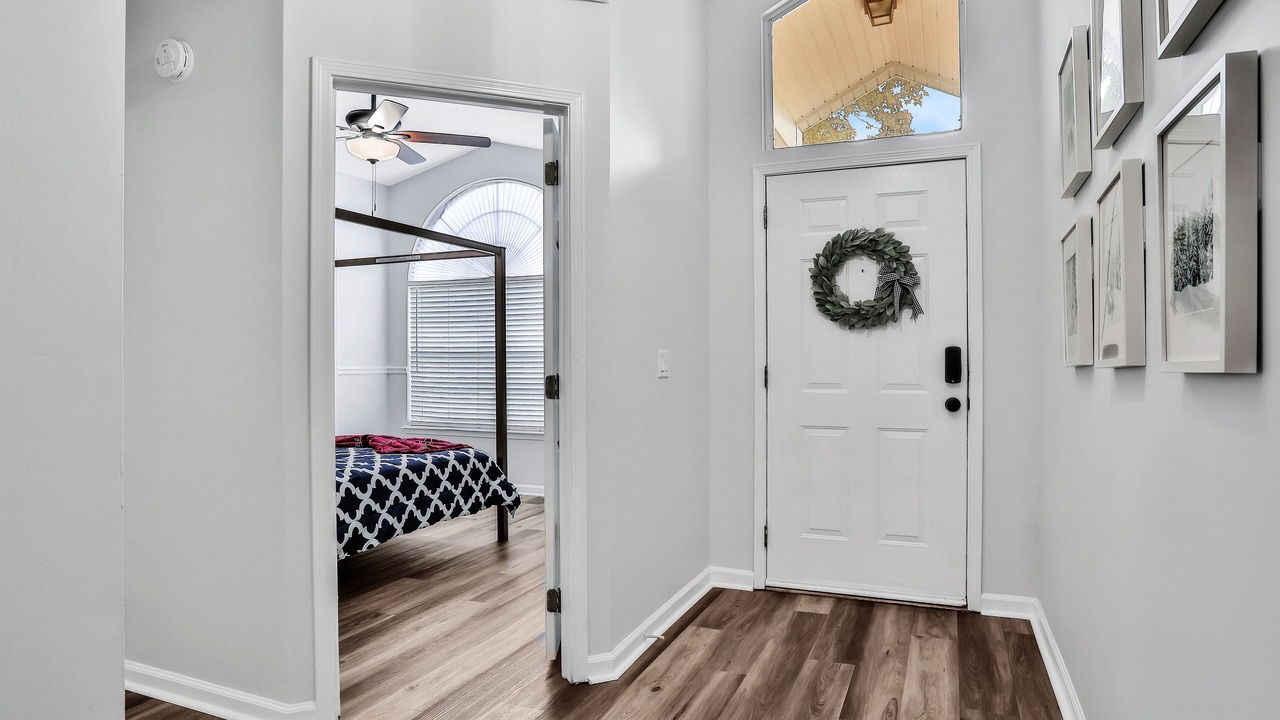 Photo of Bedroom in Doctors Inlet