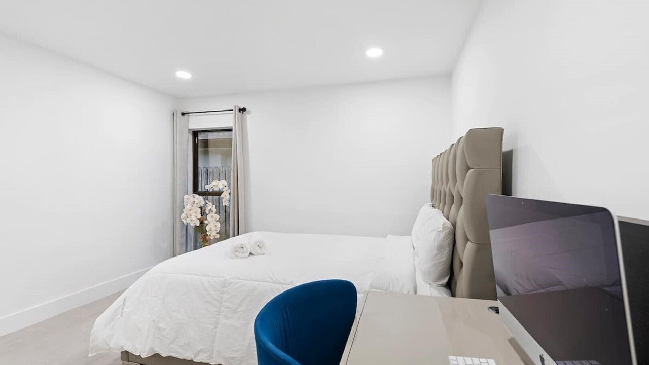 Photo of Bedroom in Hollywood South Central Beach