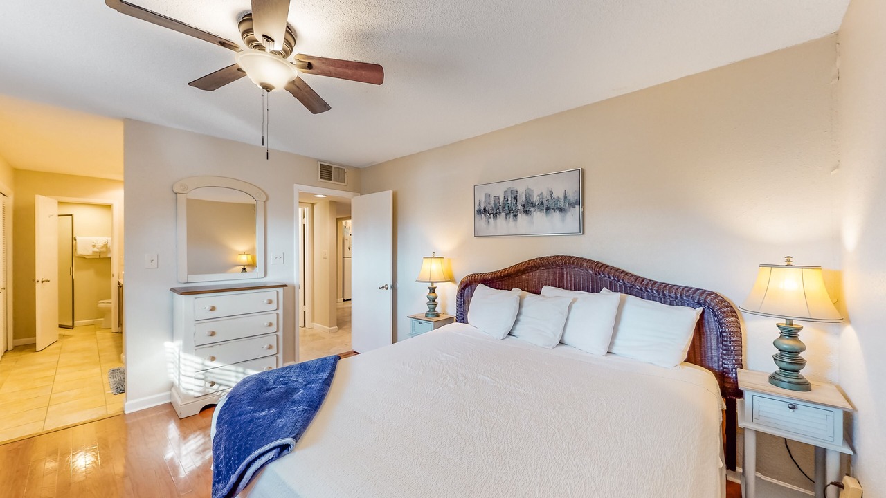 Photo of Bedroom in Miramar Beach