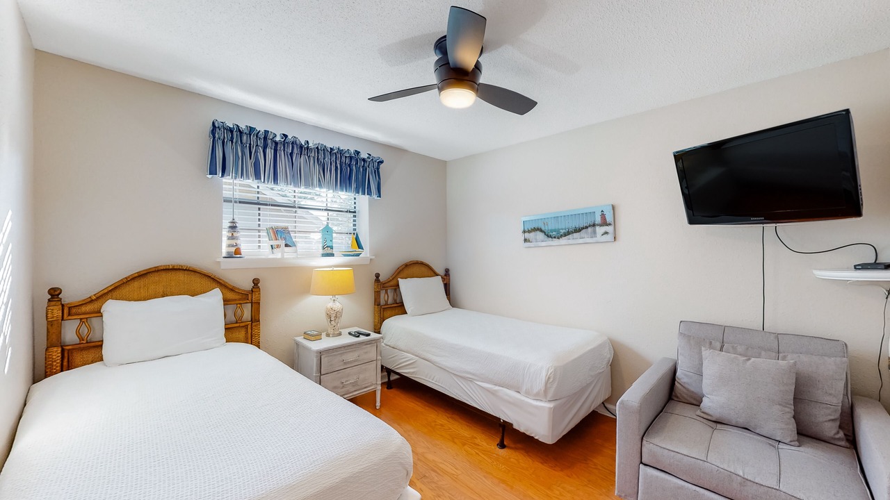 Photo of Bedroom in Miramar Beach