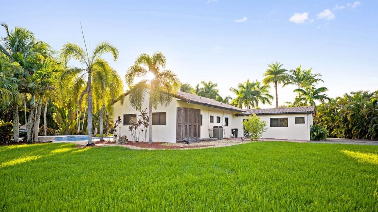 Photo of Outdoor in Pinecrest