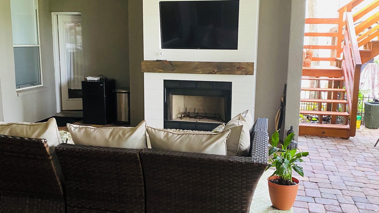 Photo of Livingroom in Land O' Lakes