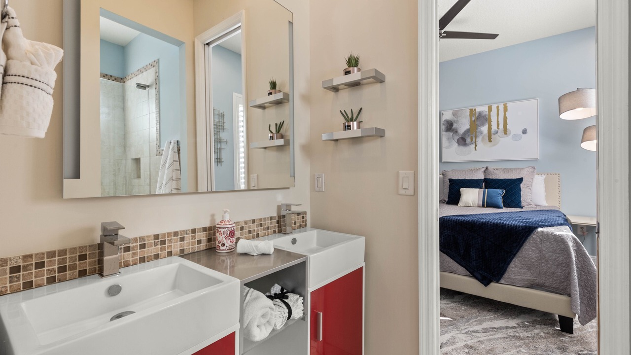 Photo of Bathroom in Green Meadow