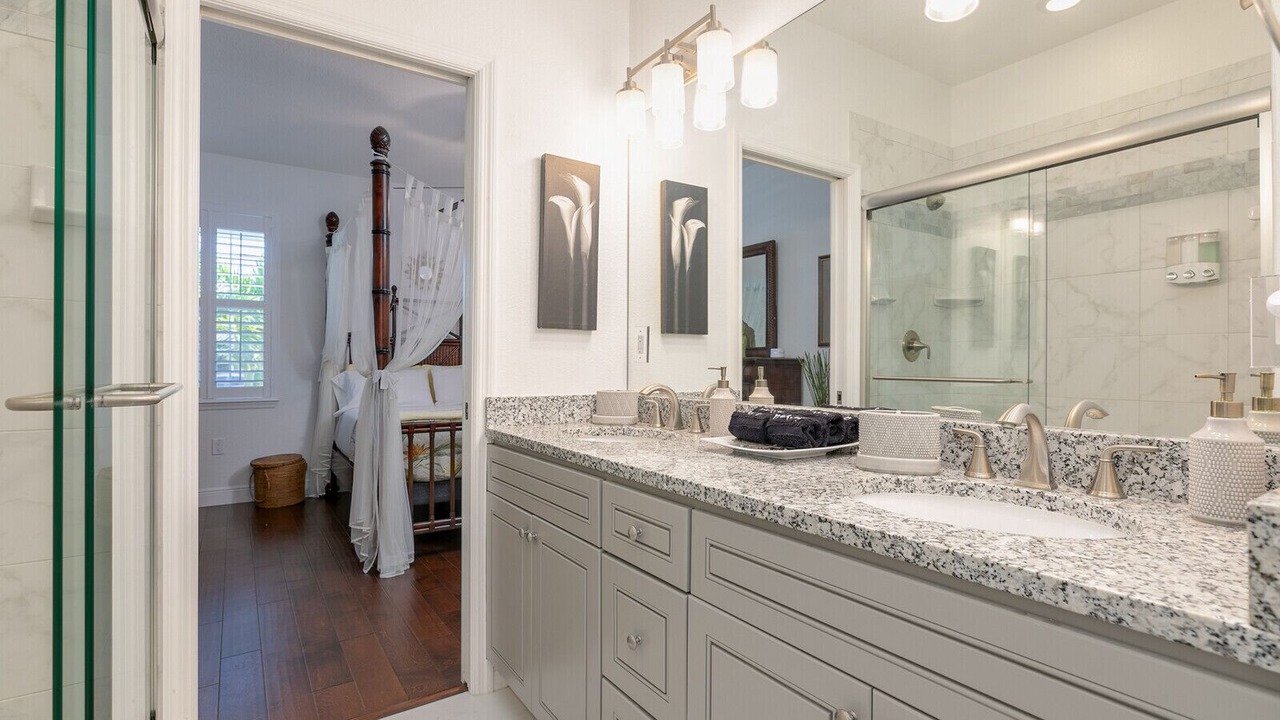 Photo of Bathroom in Historic Downtown Melbourne