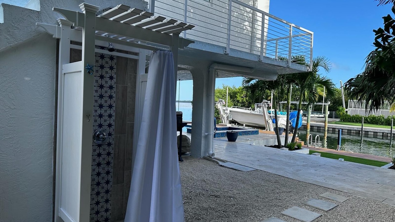 Photo of Patio Balcony in Indian Waterways