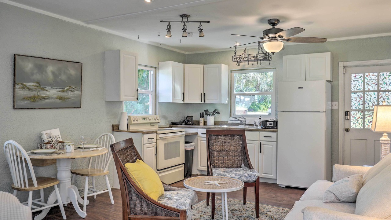 Photo of Bedroom in Crystal Beach