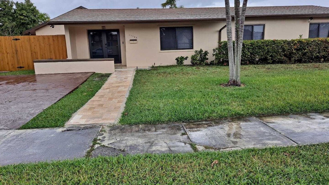 Photo of Outdoor in Tamiami