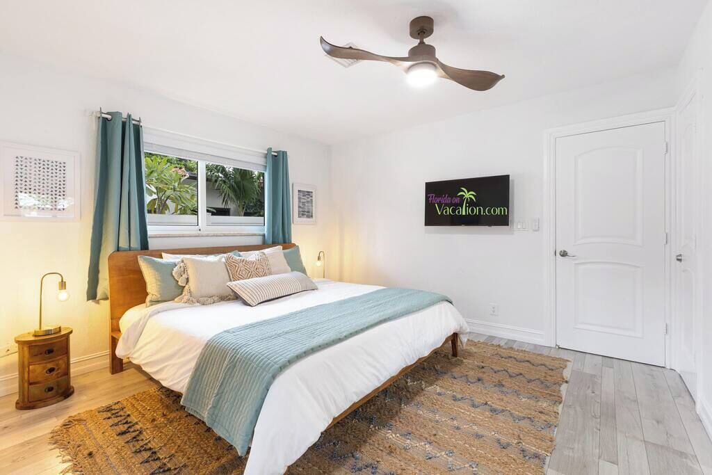 Photo of Bedroom in Santa Barbara Estates