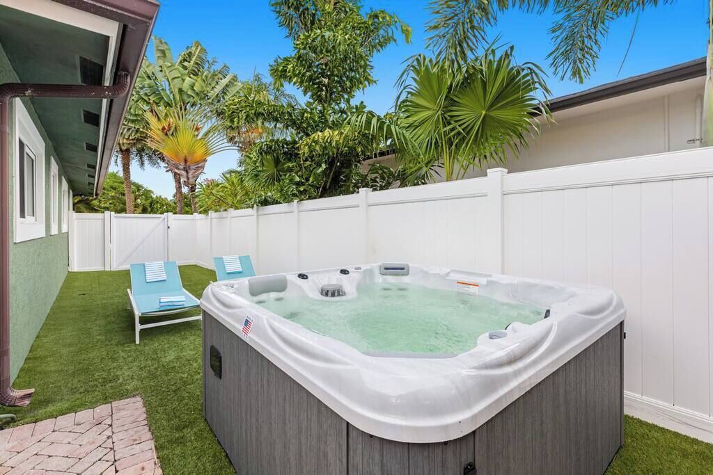 Photo of Outdoor in Santa Barbara Estates