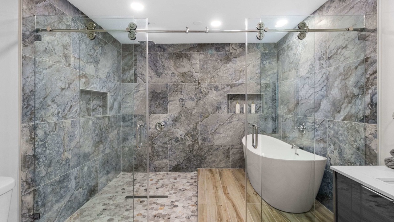 Photo of Bathroom in Golden Glades
