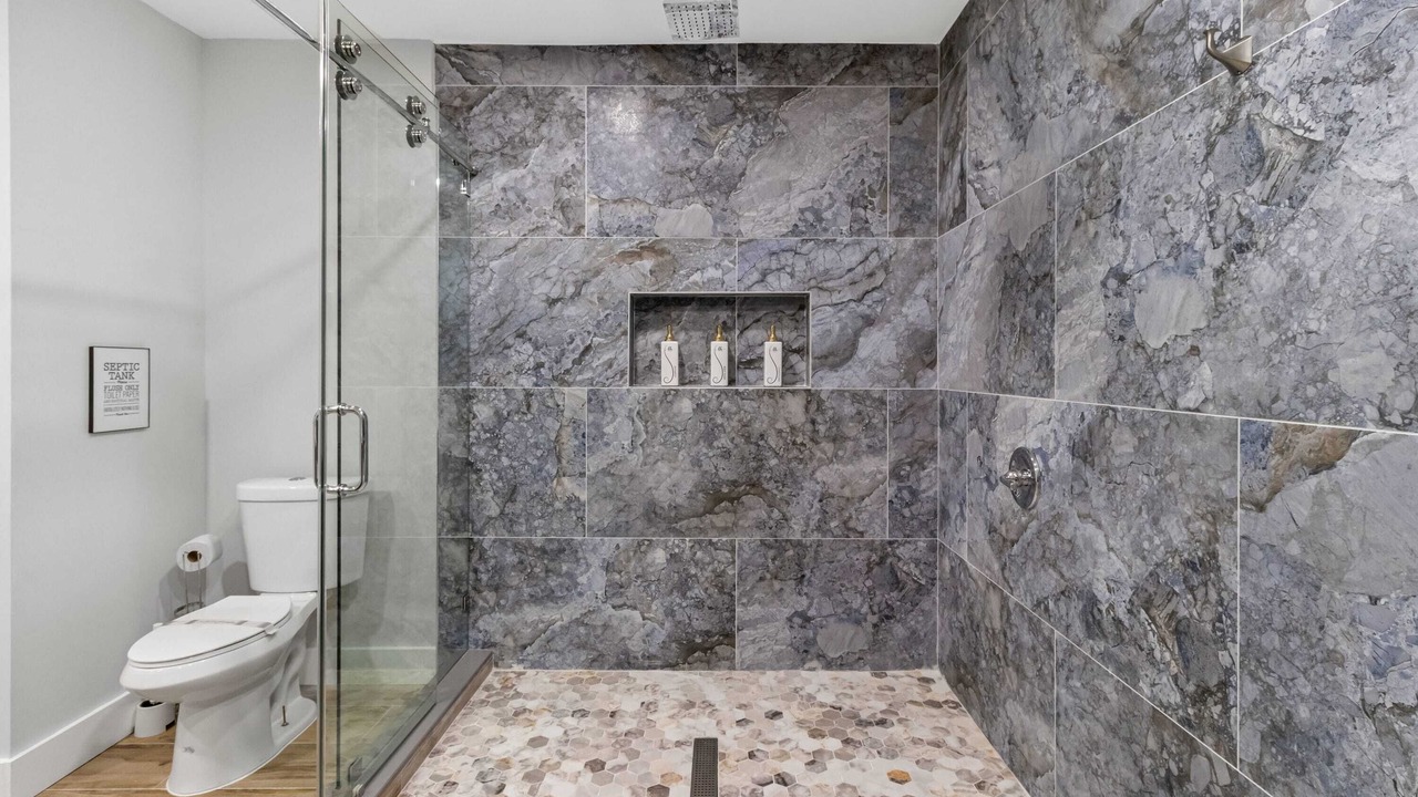 Photo of Bathroom in Golden Glades