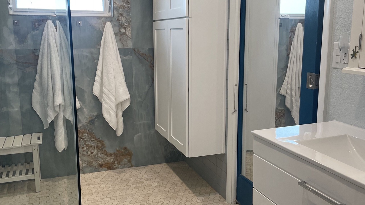 Photo of Bathroom in Harbor Oaks
