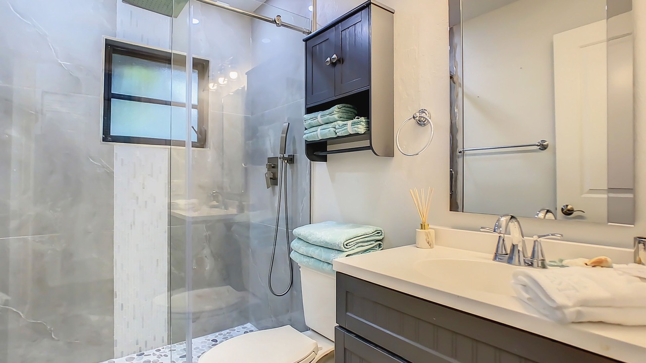 Photo of Bathroom in Kings Lake