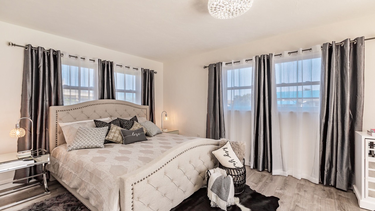 Photo of Bedroom in Edgewater