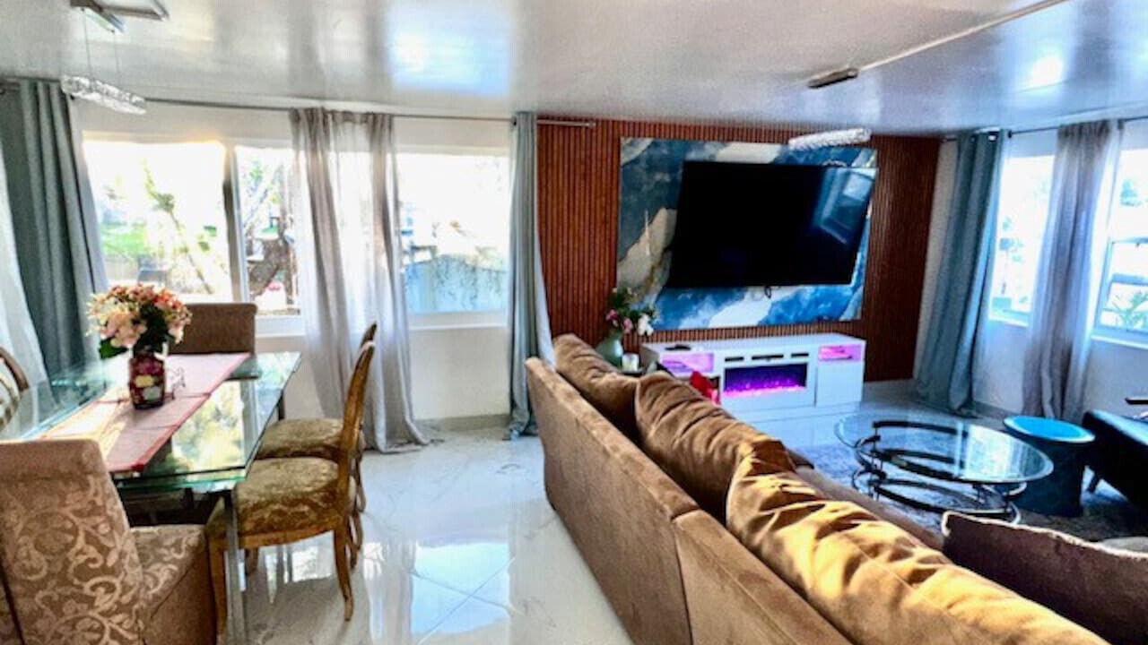 Photo of Livingroom in Hallandale Beach