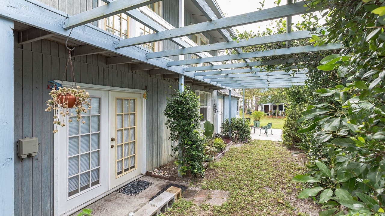 Photo of Outdoor in Eastpoint