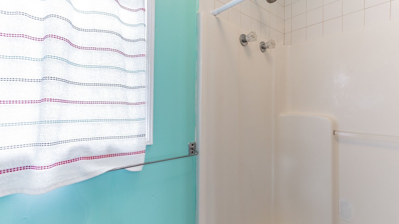 Photo of Bathroom in Eastpoint