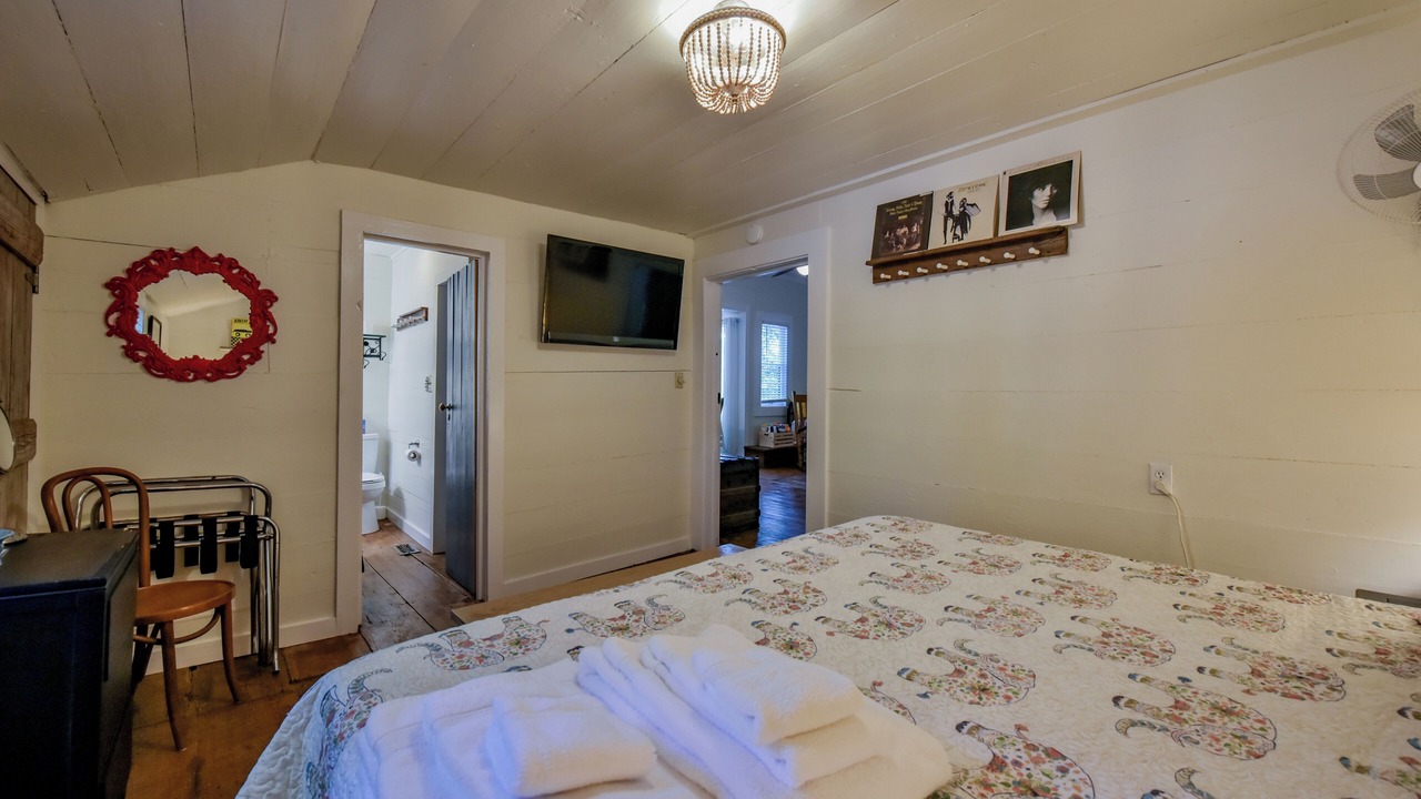 Photo of Bedroom in Northport