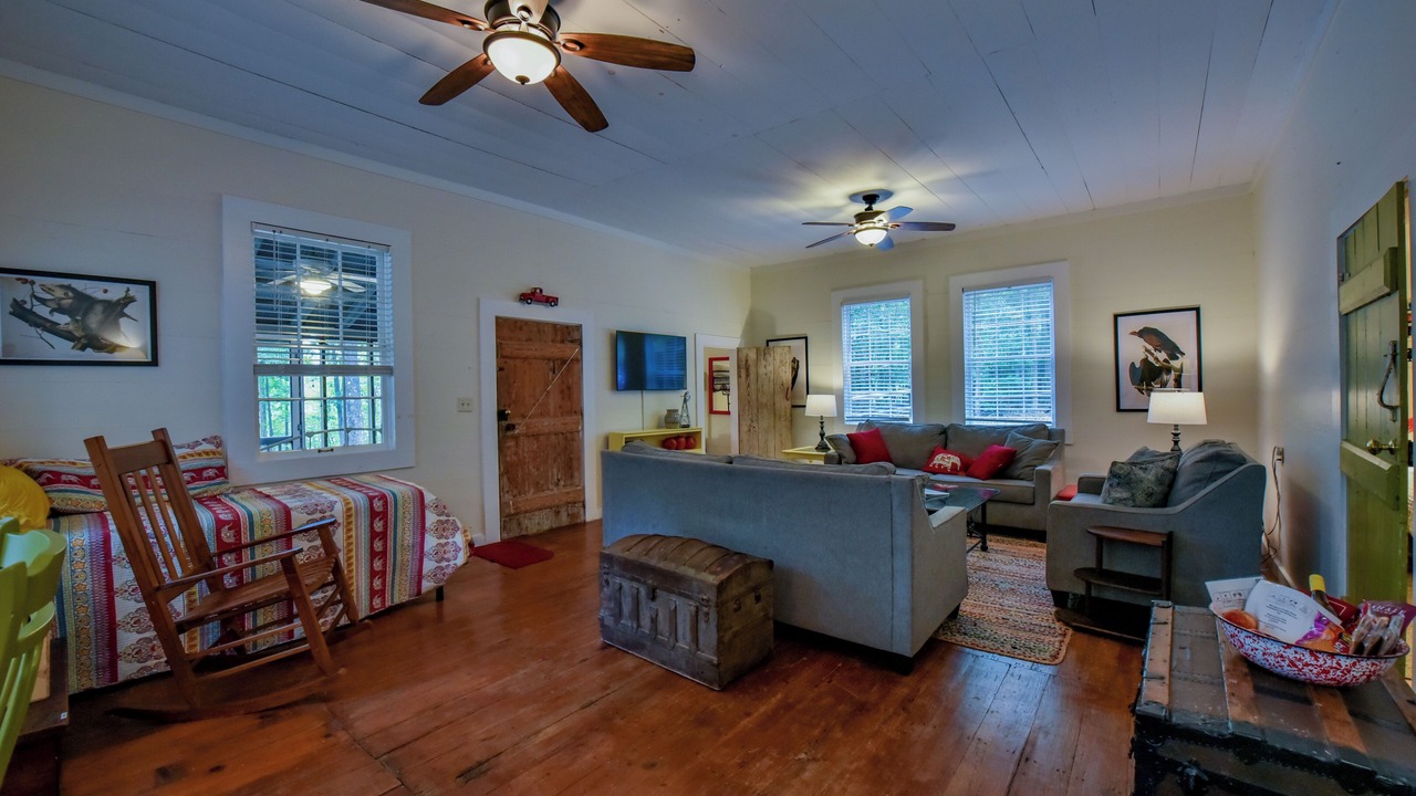 Photo of Livingroom in Northport