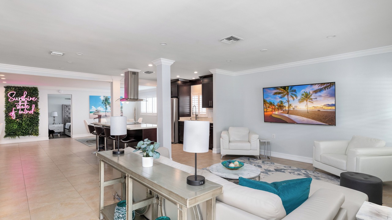 Photo of Livingroom in Poinsettia Heights