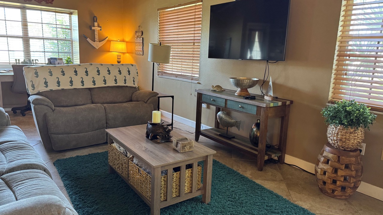 Photo of Livingroom in Taylor Creek