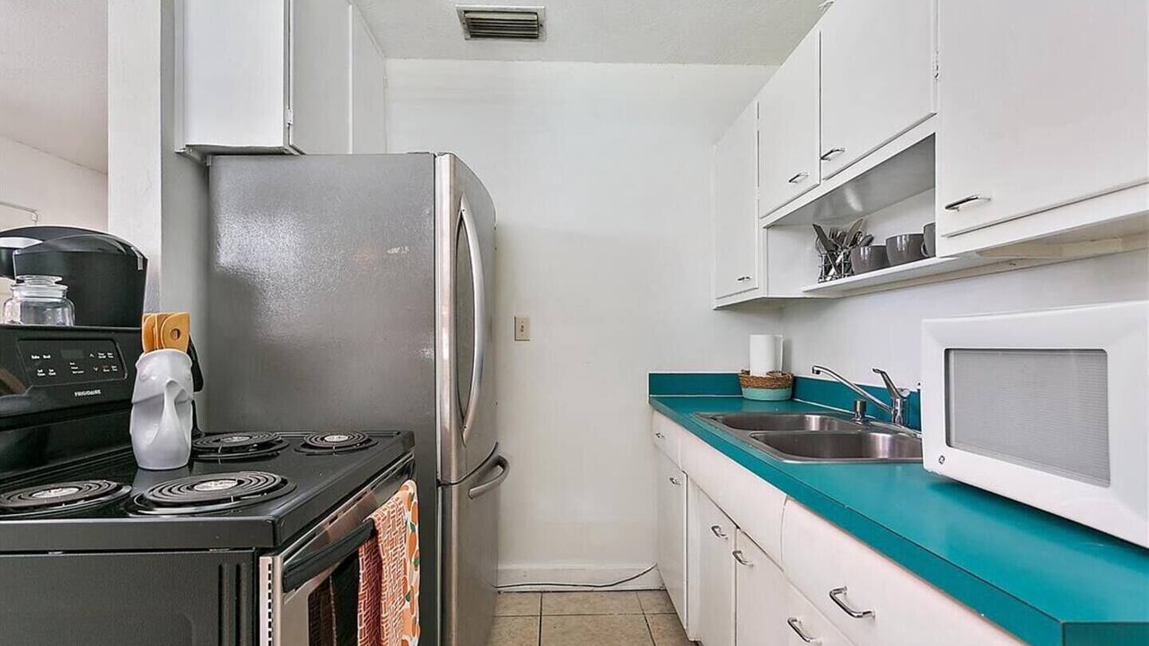 Photo of Kitchen in Lakeshore South