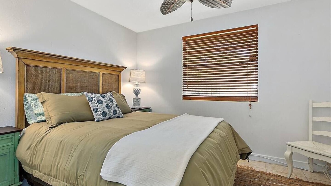 Photo of Bedroom in Lakeshore South