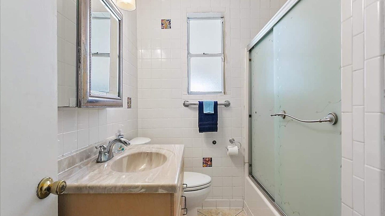 Photo of Bathroom in Lakeshore South