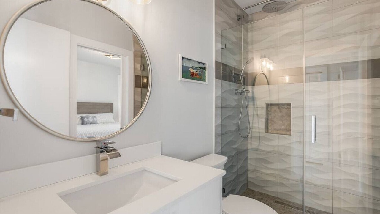Photo of Bathroom in Venetian Shores