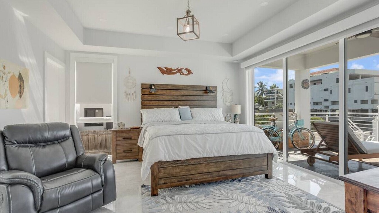 Photo of Bedroom in Venetian Shores
