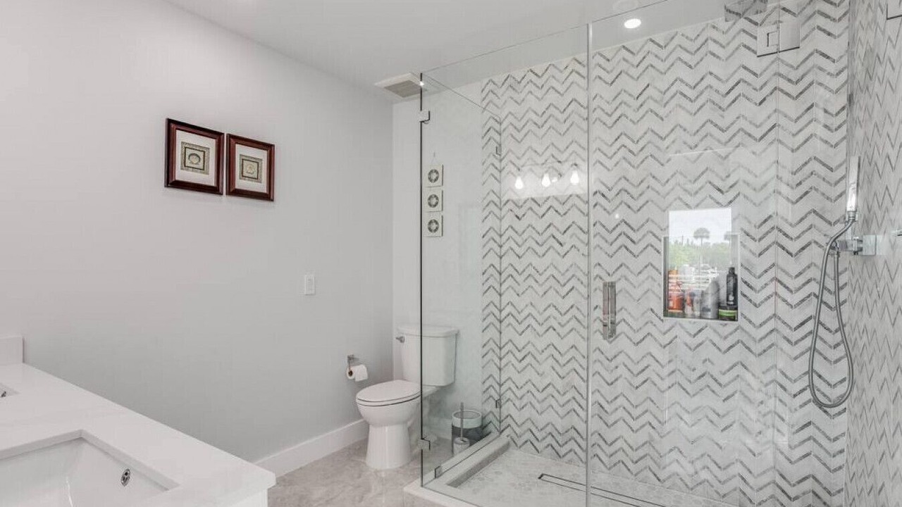 Photo of Bathroom in Venetian Shores