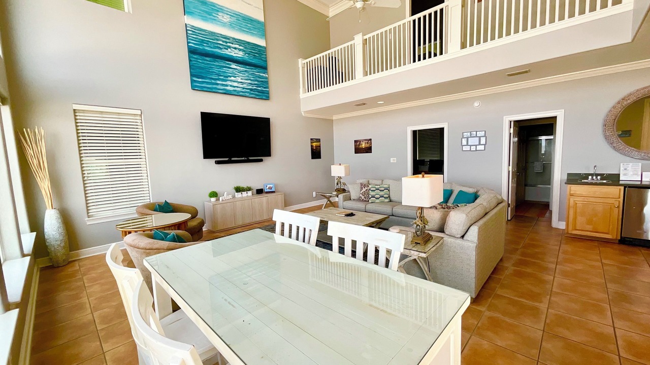 Photo of Livingroom in Surf Side Shores