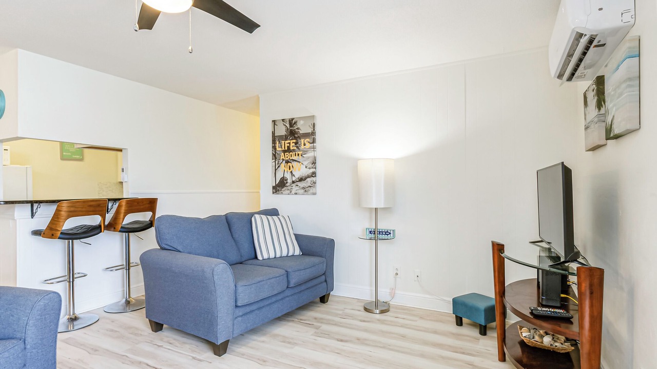 Photo of Livingroom in Crescent Beach