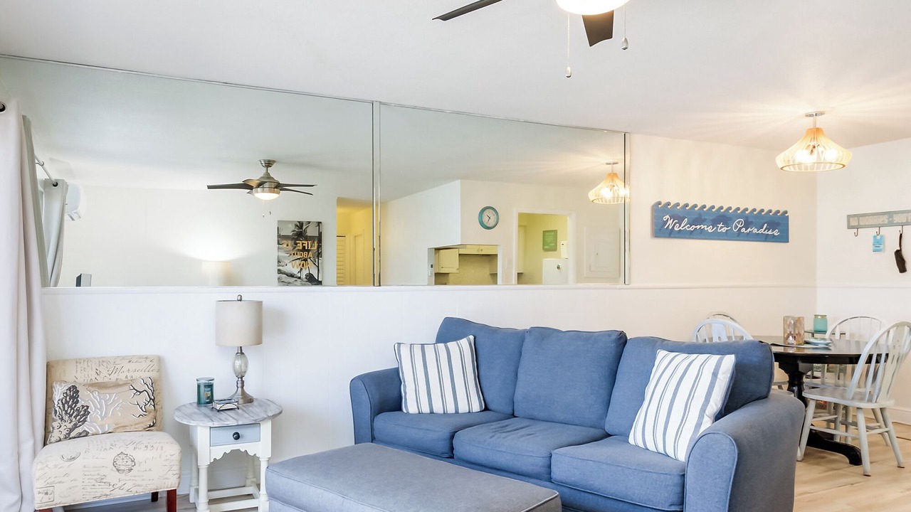 Photo of Livingroom in Crescent Beach