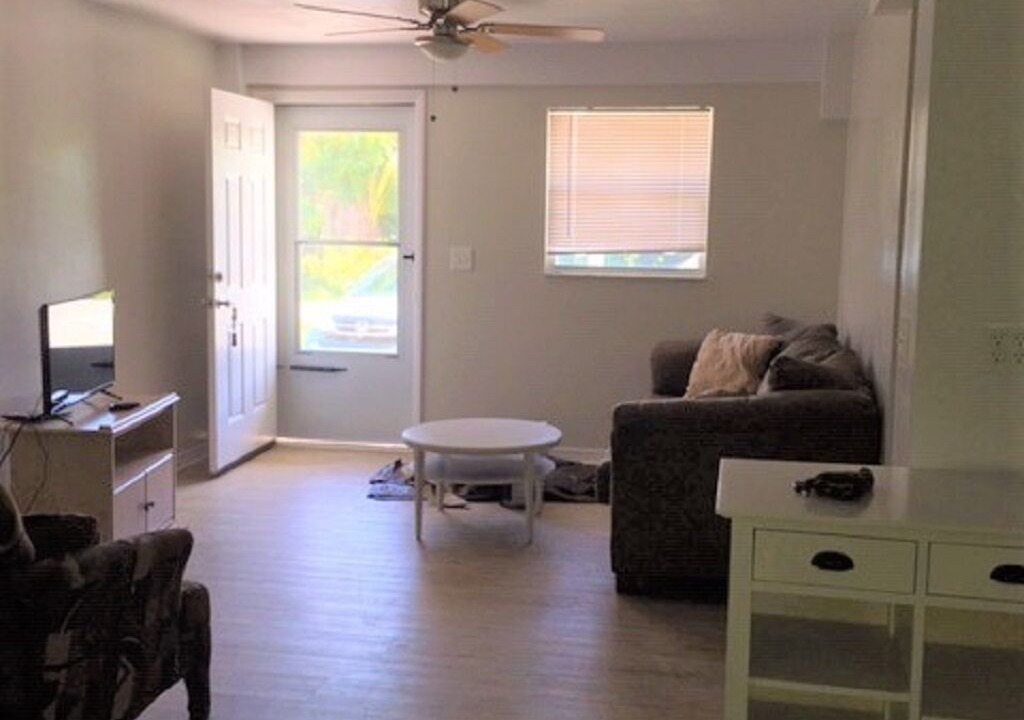 Photo of Livingroom in Pine Island Center