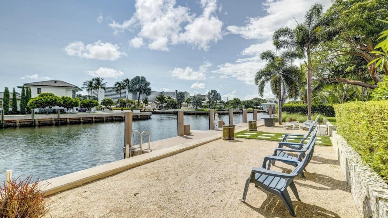 Photo of Others in 17th Street Causeway