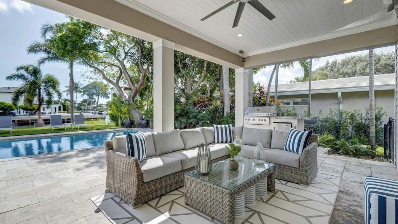Photo of Patio Balcony in 17th Street Causeway