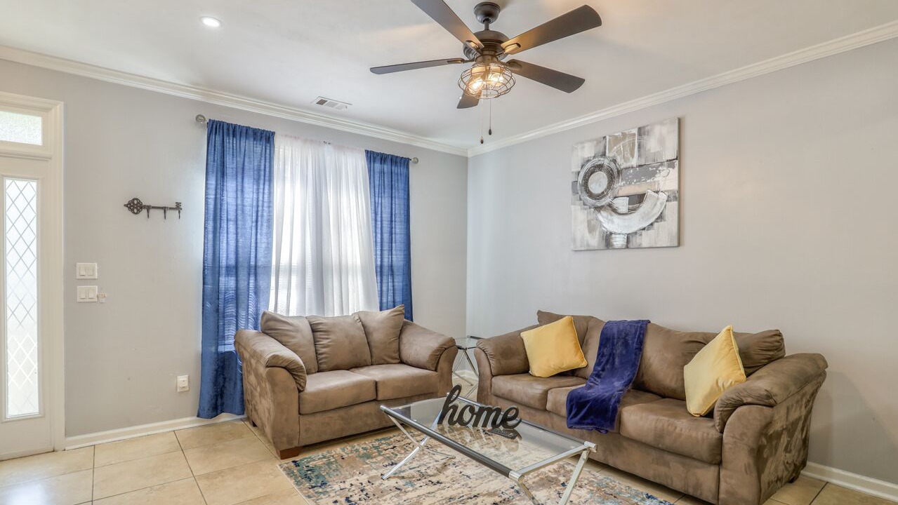 Photo of Livingroom in Tallahassee