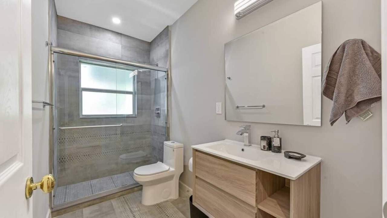 Photo of Bathroom in River Oaks