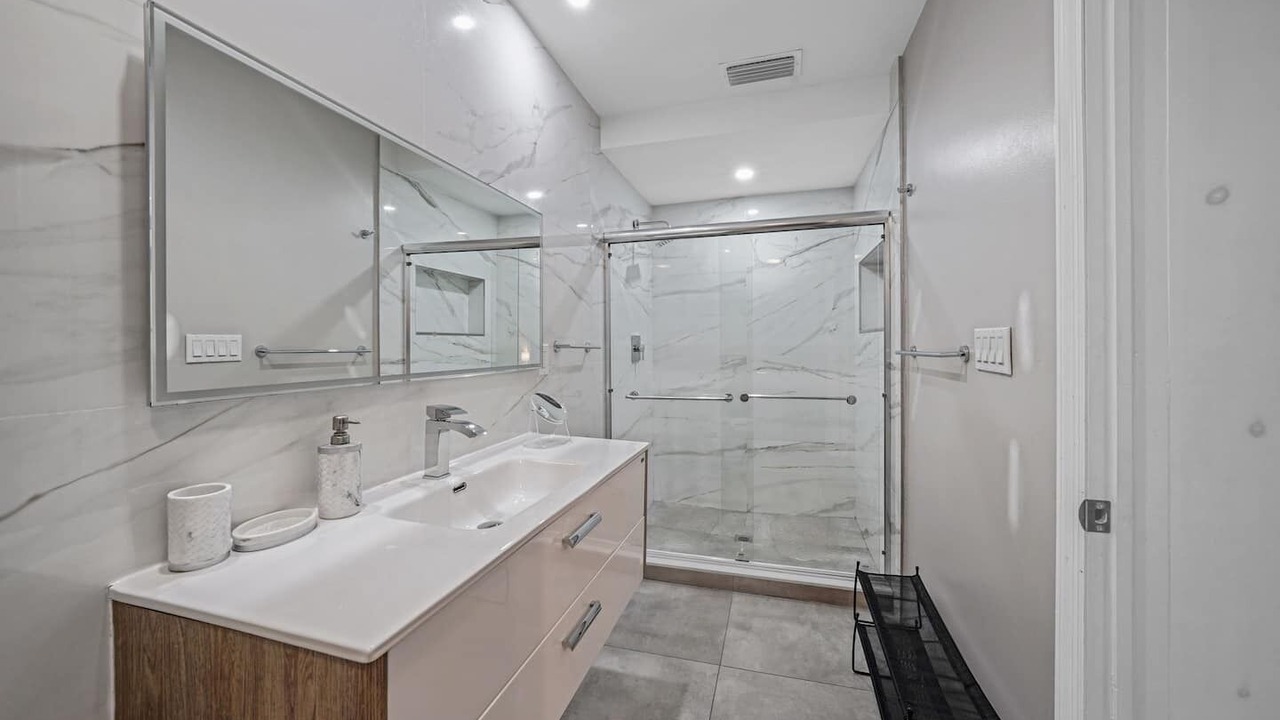 Photo of Bathroom in River Oaks